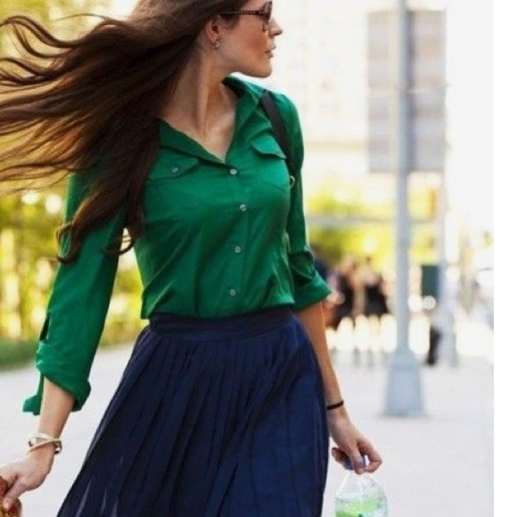 Spenser Jeremy Tops - NWT Silk emerald green button down shirt.